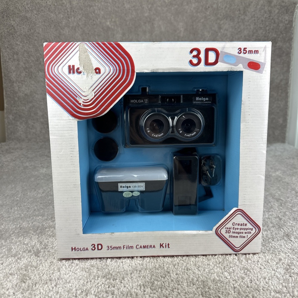 Holga 3D 35mm Film Camera Kit UNTESTED New in Box